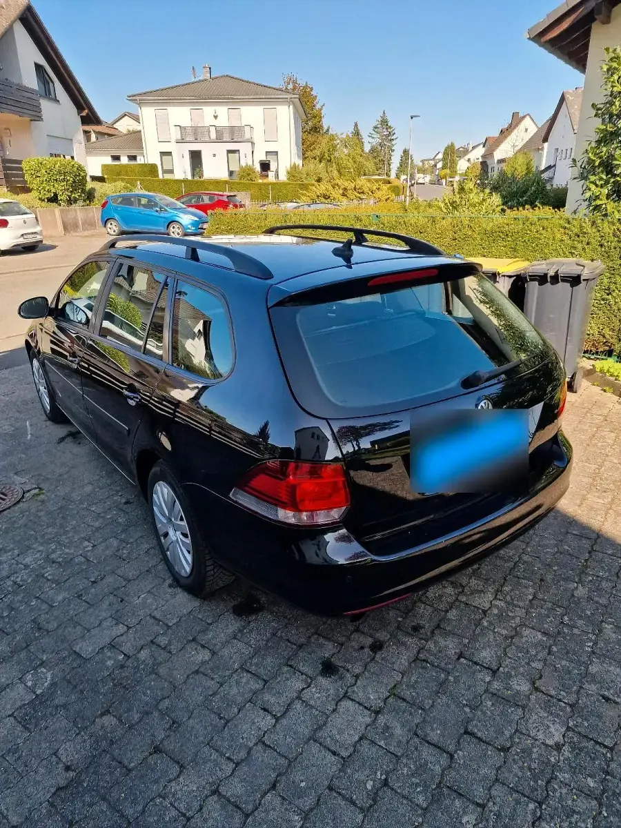 Gebraucht VW Golf VII 105 PS (77 kW) 2013 Schwarz Kombi