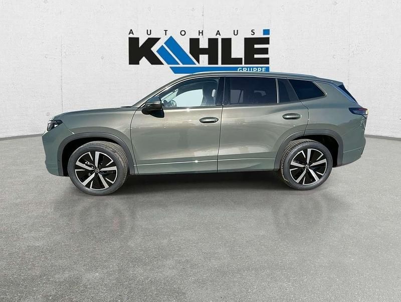 Neu VW Tayron Elegance 150 PS (110 kW) 2026 Cipressinogrün metallic SUV