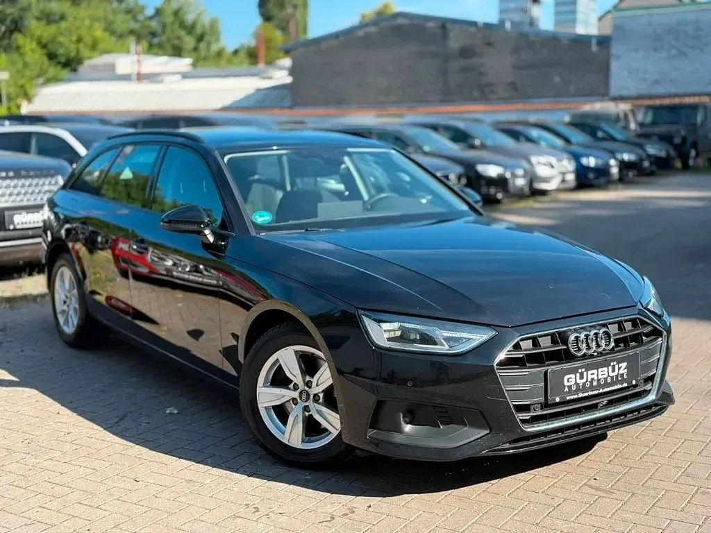 Gebraucht Audi A4 Sport 136 PS (100 kW) 2023 Schwarz Kombi