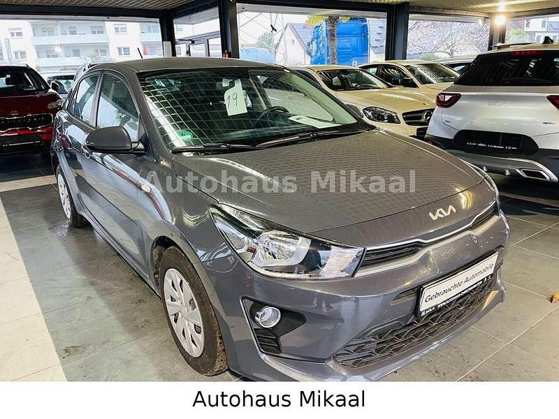 Gebraucht Kia Rio Edition 7 84 PS (61 kW) 2023 (prg) perennialgrau met. Limousine