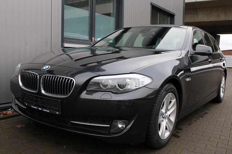 Gebraucht BMW 530 245 PS (180 kW) 2010 Grau Kombi