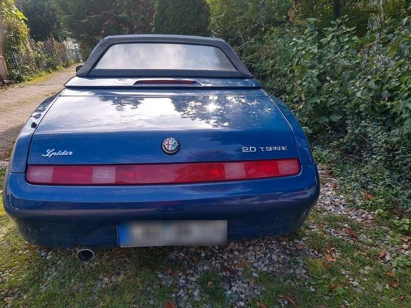 Second-hand Alfa Romeo Spider 155 CP (114 kW) 2000 Albastru Cabrio