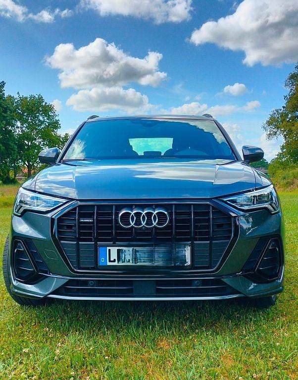 Gebraucht Audi Q3 S-Line 190 PS (139 kW) 2019 Grau SUV