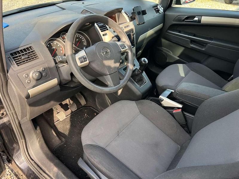 Gebraucht Opel Zafira 140 PS (102 kW) 2008 Schwarz Van / Kleinbus