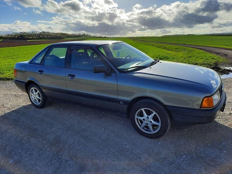 Grau Gebraucht 1987 Audi 80 Limousine | 2.850 € - Bild 1/4