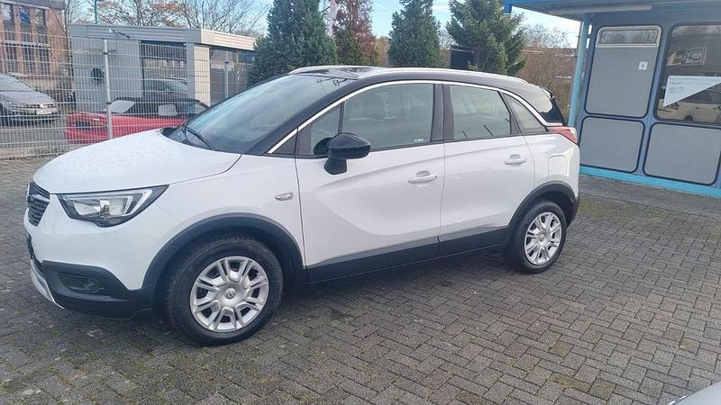 Weiß Gebraucht 2017 Opel Crossland SUV | 9.900 € (Etwas zu teuer) - Bild 1/4