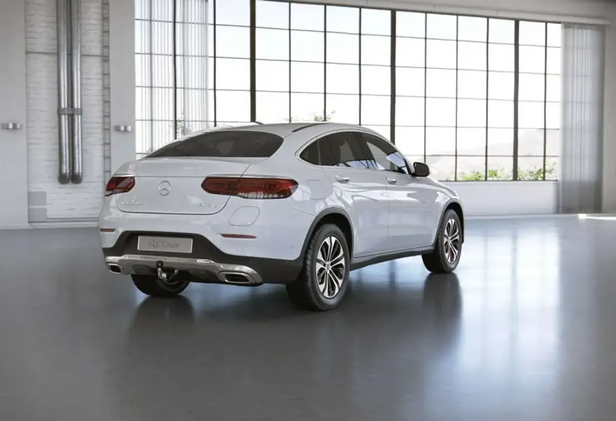 Gebraucht Mercedes GLC300e Exclusive 211 PS (155 kW) 2022 Weiss unilack polarweiß Coupé