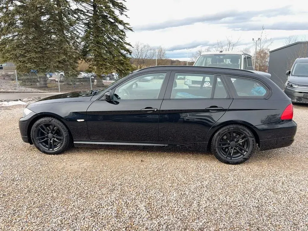 Gebraucht BMW 320 170 PS (125 kW) 2011 Schwarz Kombi