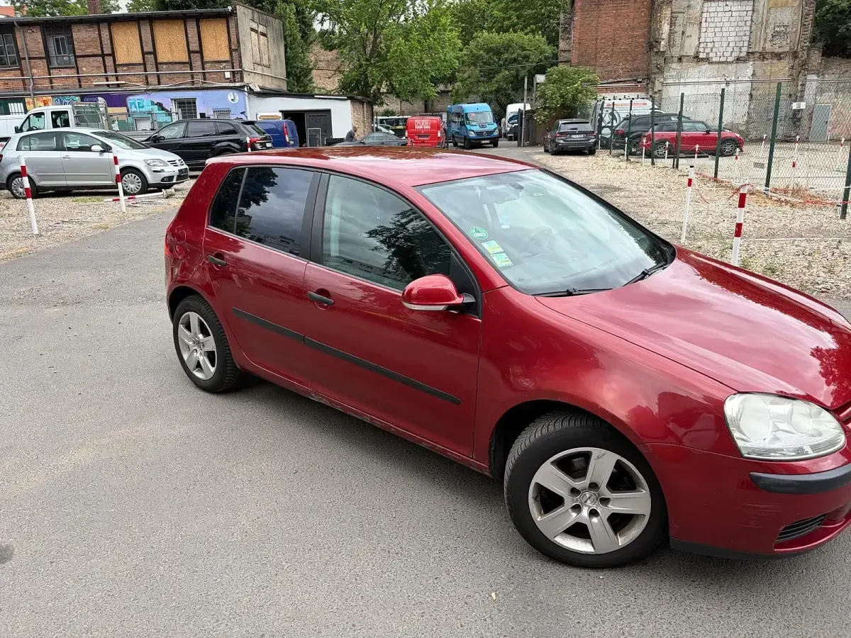 Gebraucht VW Golf V 75 PS (55 kW) 2004 Rot Kleinwagen
