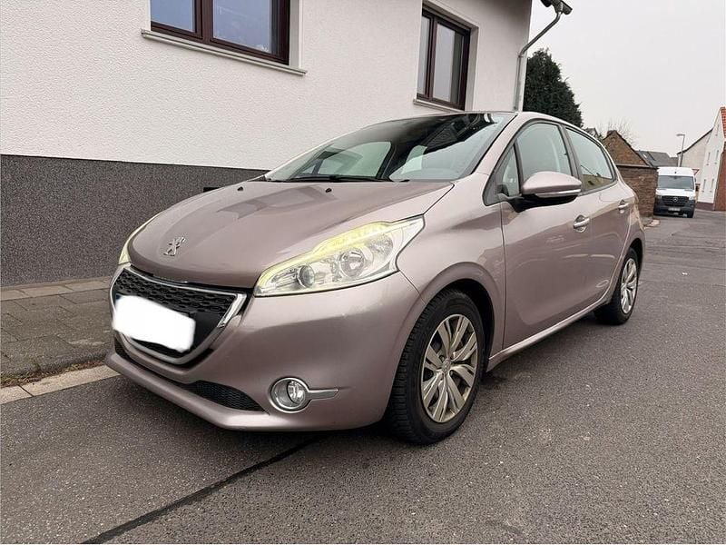 Beige Gebraucht 2013 Peugeot 208 Kleinwagen | 3.200 € (Superpreis) - Bild 1/4