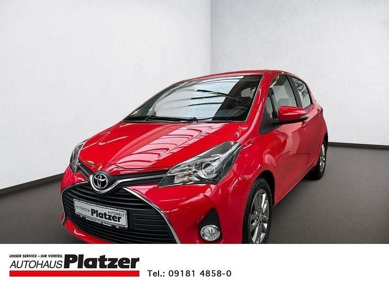 Gebraucht Toyota Yaris Comfort 90 PS (66 kW) 2015 Rot Kleinwagen