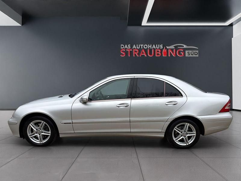 Gebraucht Mercedes C220 150 PS (110 kW) 2004 Silber Limousine