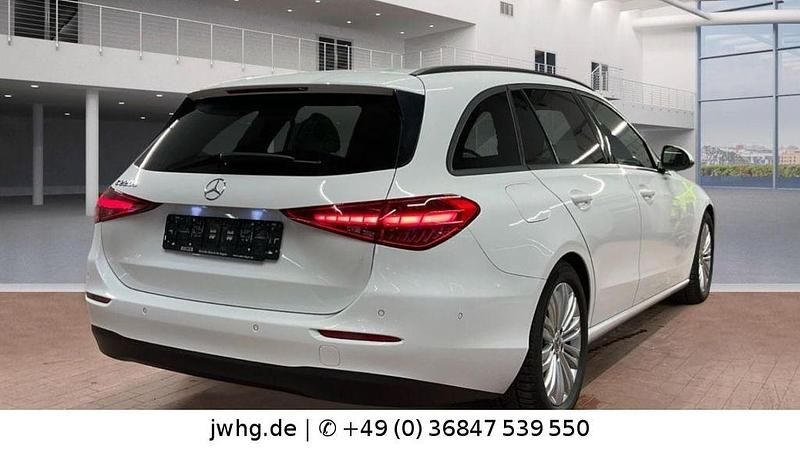 Gebraucht Mercedes C200 200 PS (147 kW) 2023 Weiß Limousine