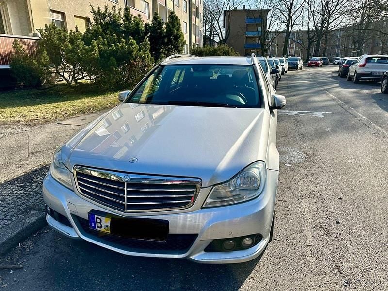 Gebraucht Mercedes C180 120 PS (88 kW) 2011 Silber Kombi