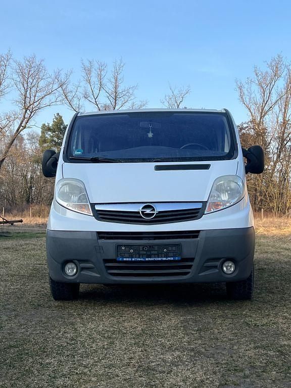 Gebraucht Opel Vivaro 114 PS (83 kW) 2011 Weiß Van / Kleinbus