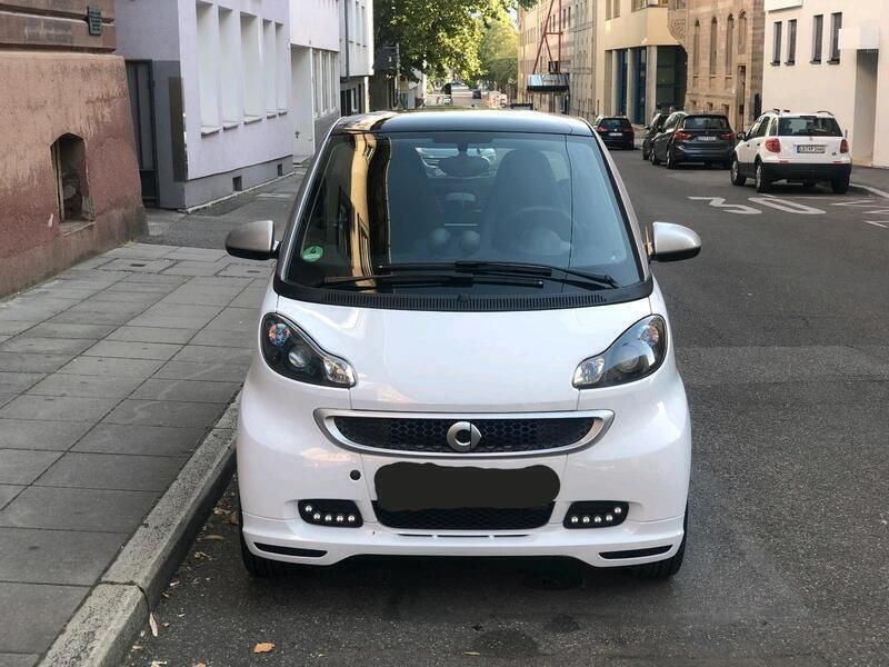 Weiß Gebraucht 2012 Smart ForTwo Coupé Coupé | 8.888 € - Bild 1/4