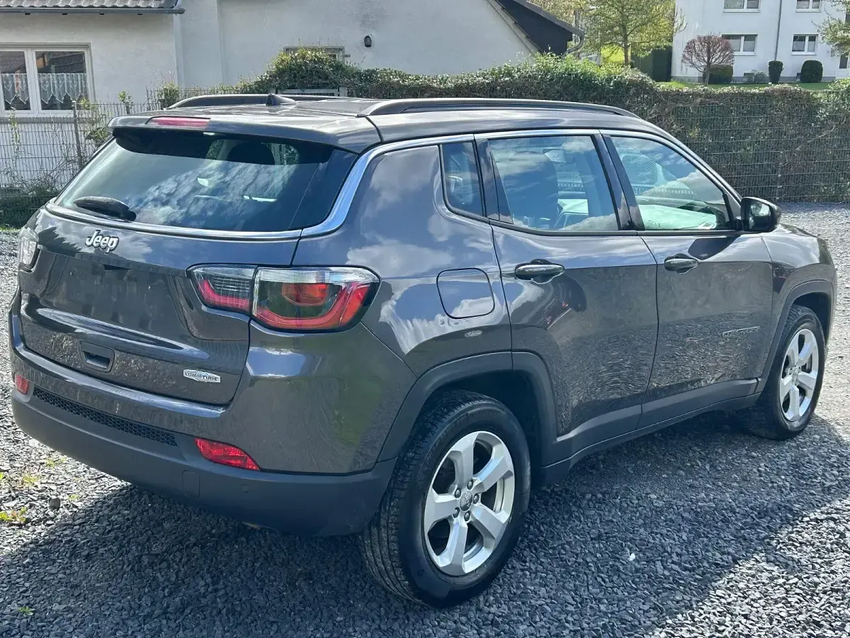 Gebraucht Jeep Compass Longitude 120 PS (88 kW) 2018 Grau SUV