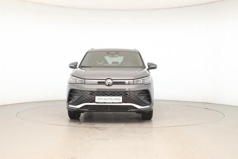 Neu VW Tiguan R-line 150 PS (110 kW) 2026 Delfingrau SUV