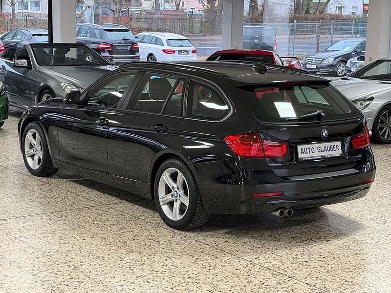 Gebraucht BMW 330 Sport Line 258 PS (189 kW) 2013 Schwarz Limousine