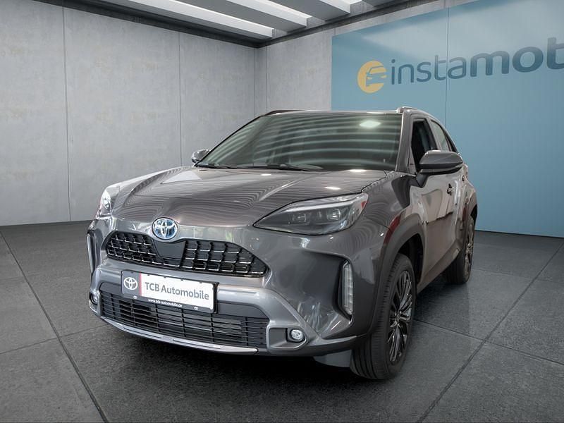 Grau Gebraucht 2023 Toyota Yaris Cross SUV | 26.499 € (Fairer Preis) - Bild 1/4