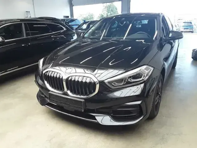 Gebraucht BMW 118 Sport Line 136 PS (100 kW) 2022 Limousine
