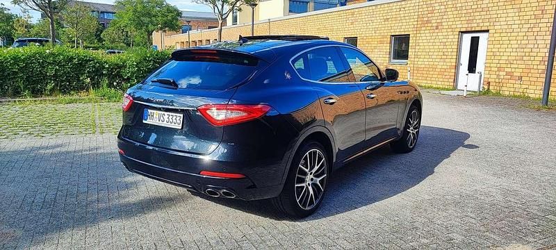 Gebraucht Maserati Levante 275 PS (202 kW) 2017 Schwarz SUV