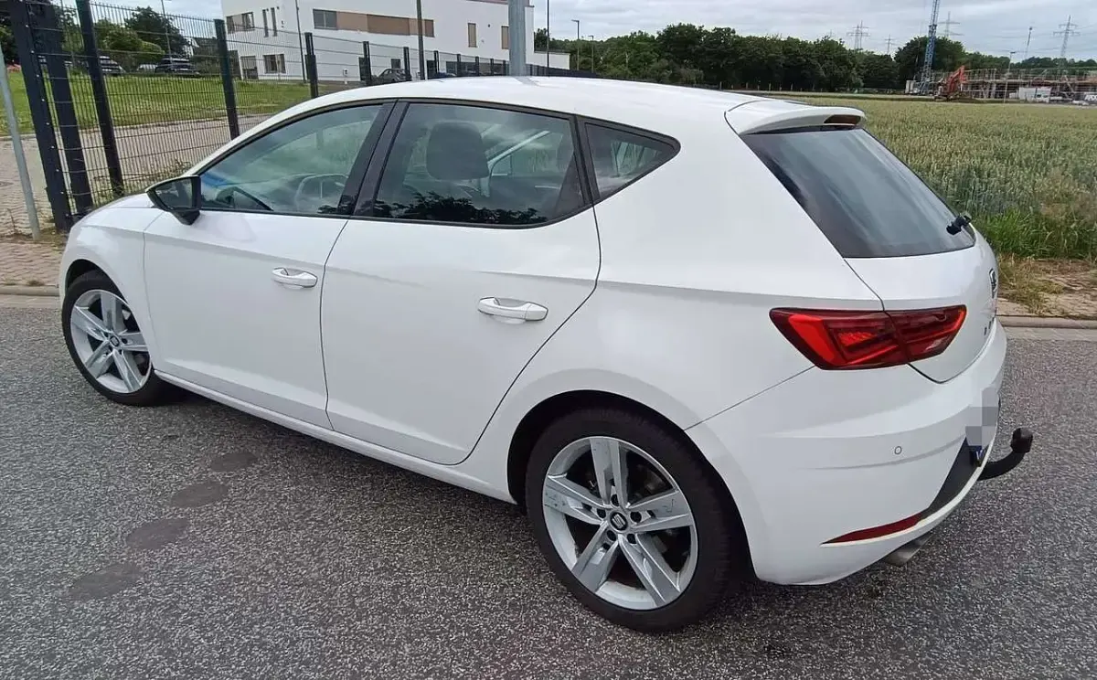 Gebraucht Seat Leon 125 PS (91 kW) 2017 Weiß Kleinwagen