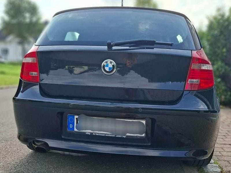 Gebraucht BMW 116 122 PS (89 kW) 2010 Schwarz Kleinwagen
