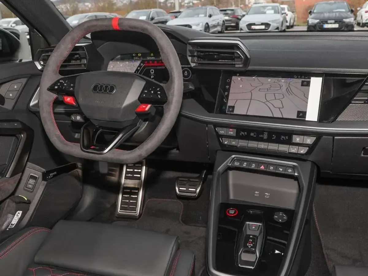 Gebraucht Audi RS3 Sport 400 PS (294 kW) 2026 Mythosschwarz metallic Limousine