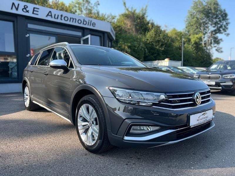 Grau Gebraucht 2020 VW Passat Alltrack Kombi | 25.990 € (Guter Preis) - Bild 1/4