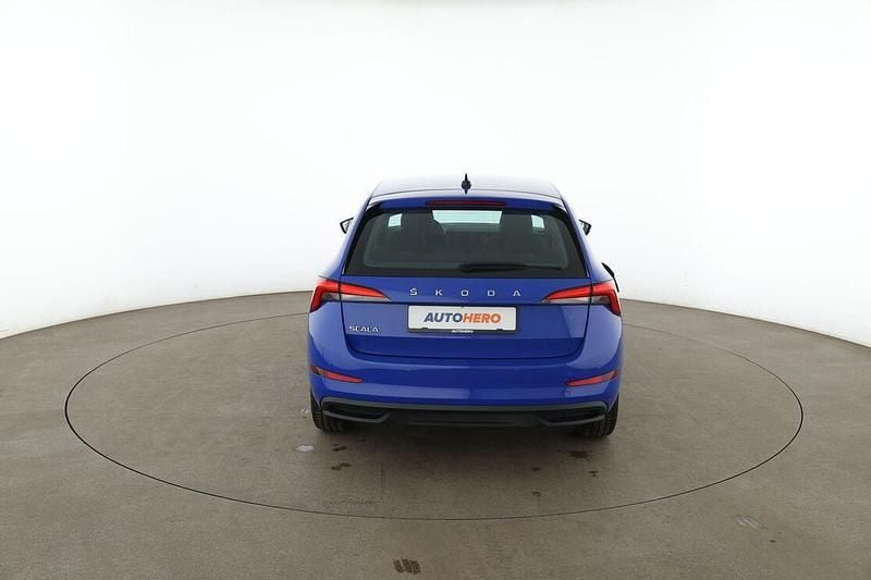 Używany Skoda Scala Cool Plus 95 KM (69 kW) 2020 Niebieski Hatchback