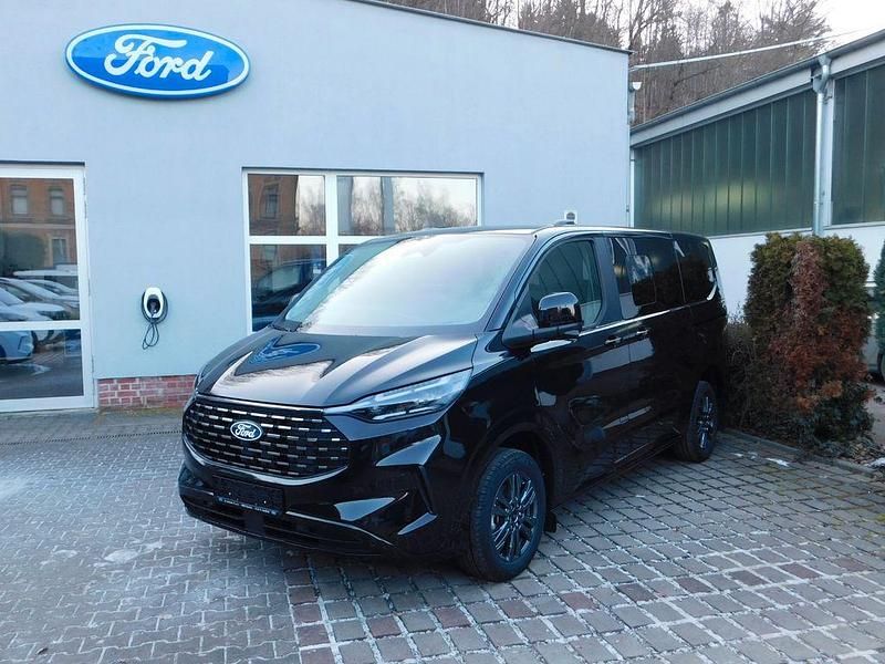 Neu Ford Tourneo Titanium 150 PS (110 kW) 2026 Agate black Van / Kleinbus
