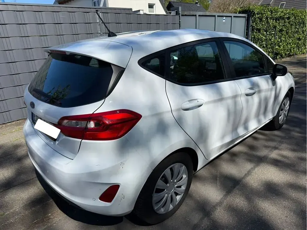 Second-hand Ford Fiesta 86 CP (63 kW) 2019 Alb Hatchback