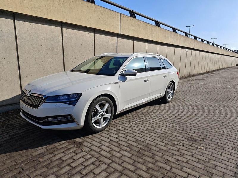 Gebraucht Skoda Superb Style 218 PS (160 kW) 2020 Weiß Kombi