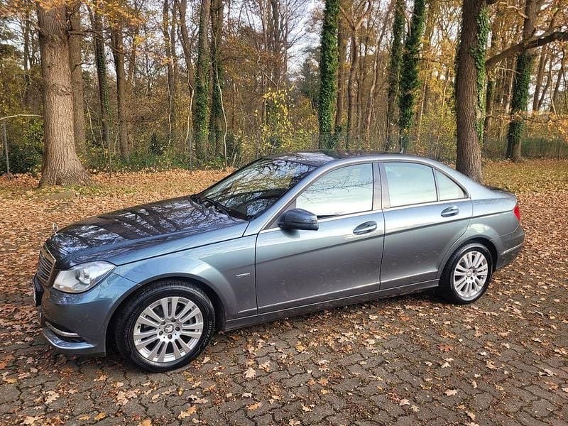 Grau Gebraucht 2011 Mercedes C180 Limousine | 8.900 € (Guter Preis) - Bild 1/4