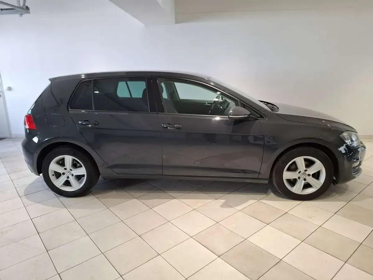 Gebraucht VW Golf VII Life 105 PS (77 kW) 2013 Grau Limousine