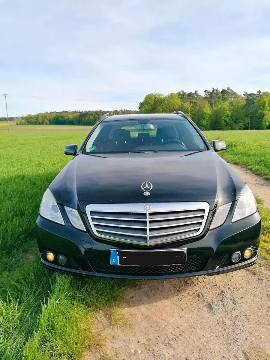 Gebraucht Mercedes E220 170 PS (125 kW) 2010 Schwarz Kombi