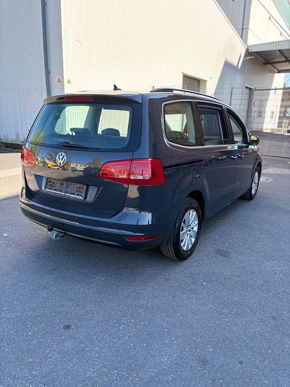 Gebraucht VW Sharan 140 PS (102 kW) 2011 Grau Van / Kleinbus