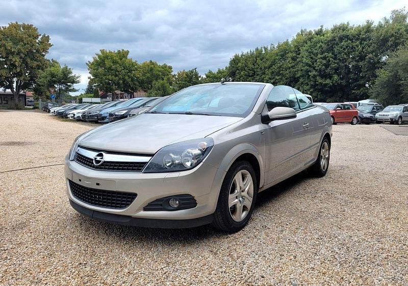 Grau Gebraucht 2009 Opel Astra Cabriolet Edition Cabrio | 2.480 € (Guter Preis) - Bild 1/4