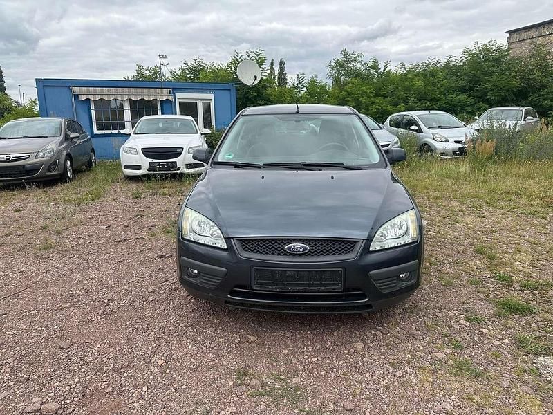 Schwarz Gebraucht 2007 Ford Focus Limousine | 1.150 € (Superpreis) - Bild 1/4