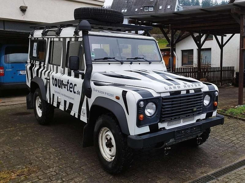 Gebraucht Land Rover Defender 122 PS (89 kW) 2008 Weiß Kombi