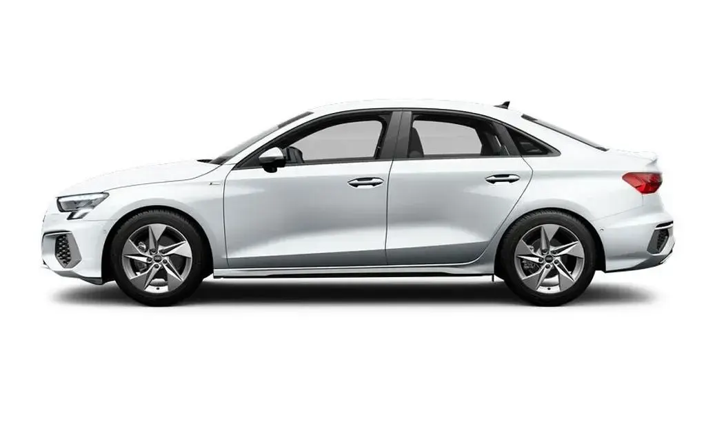 Gebraucht Audi A3 Business 116 PS (85 kW) 2022 Gletscherweiß metallic (metallic) Limousine