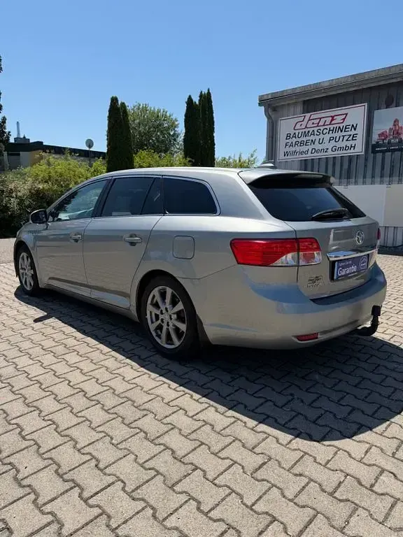 Gebraucht Toyota Avensis Executive 150 PS (110 kW) 2013 Grau Kombi
