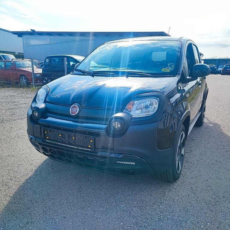 Schwarz Gebraucht 2023 Fiat Panda Cross Cross Kleinwagen | 12.299 € (Fairer Preis) - Bild 1/4