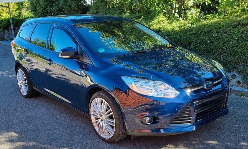 Blau Gebraucht 2014 Ford Focus SYNC Edition Kombi | 5.149 € (Fairer Preis) - Bild 1/4