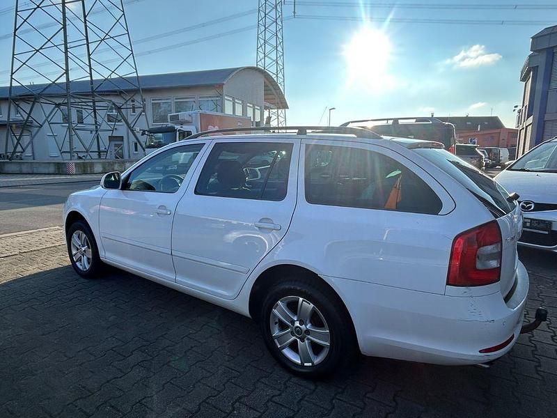 Gebraucht Skoda Octavia Impuls Edition 140 PS (102 kW) 2010 Weiß Kombi