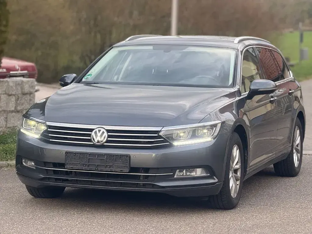 Gebraucht VW Passat Comfortline 150 PS (110 kW) 2016 Grau Kombi