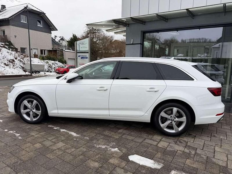 Gebraucht Audi A4 Sport 150 PS (110 kW) 2019 Weiß Kombi