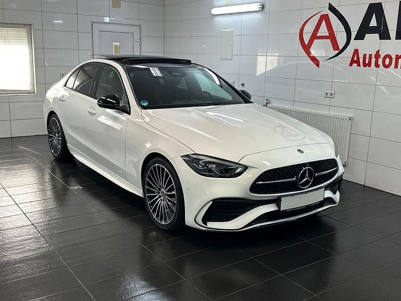 Weiß Gebraucht 2023 Mercedes C300 AMG line Limousine | 46.750 € (Teuer) - Bild 1/4
