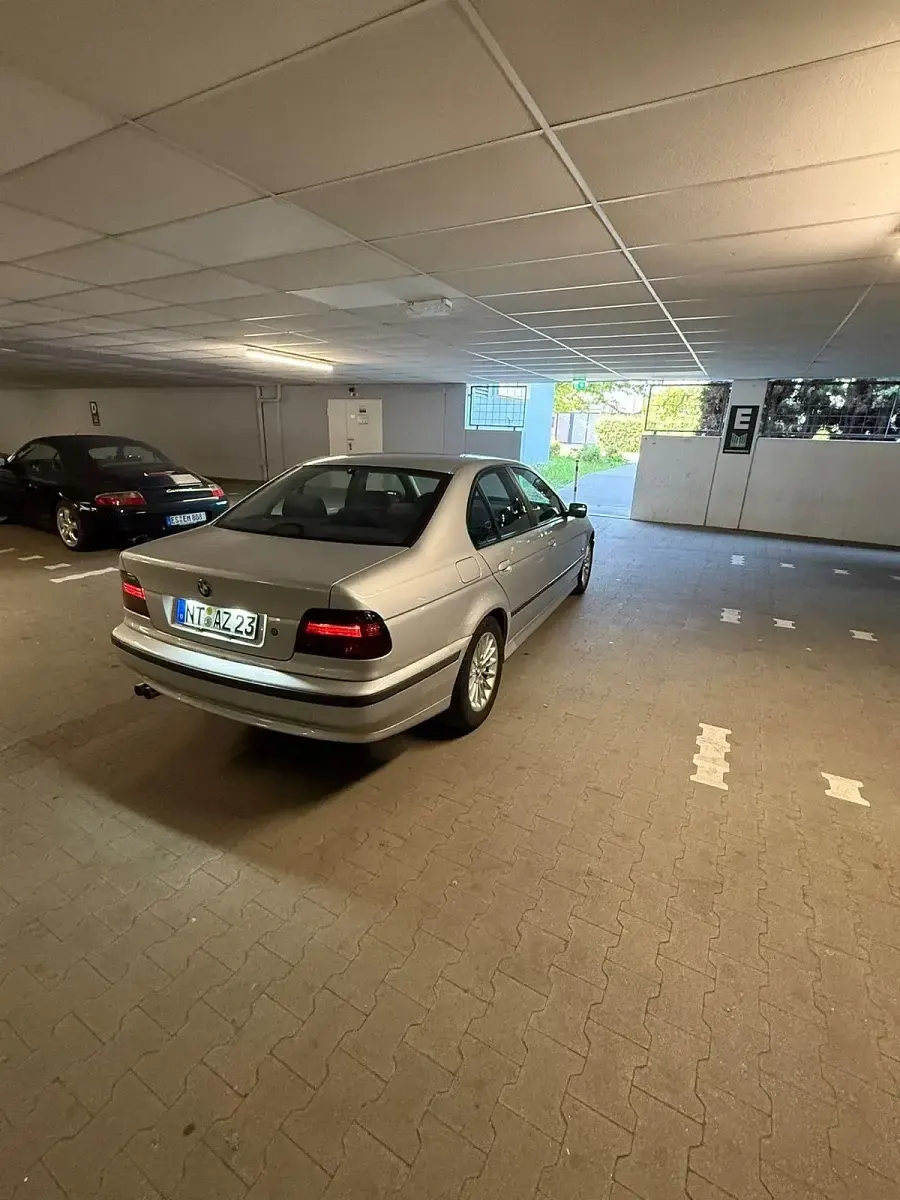 Gebraucht BMW 523 170 PS (125 kW) 1999 Silber Limousine